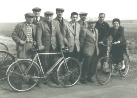 Wanderfahrer bei einer Ausfahrt 1955. v. lk. Gottfried Burkert, Heinrich Rink, Hermann Rink, Franz Rink, Winfried Guggemos, Franz Haupt, Heinrich Anding, Erwin Rink, Helene Rink.